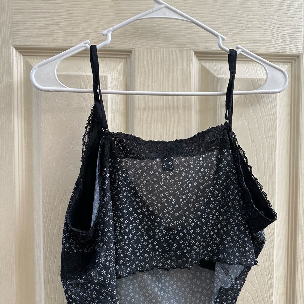 F21+ Floral Lace Camisole - Picture 2 of 4